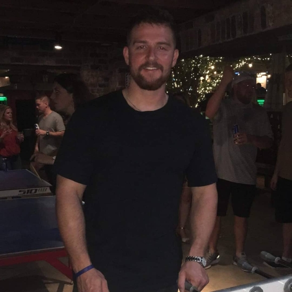 Profile Picture of Zach Beard (@zbeard45) on Poshmark