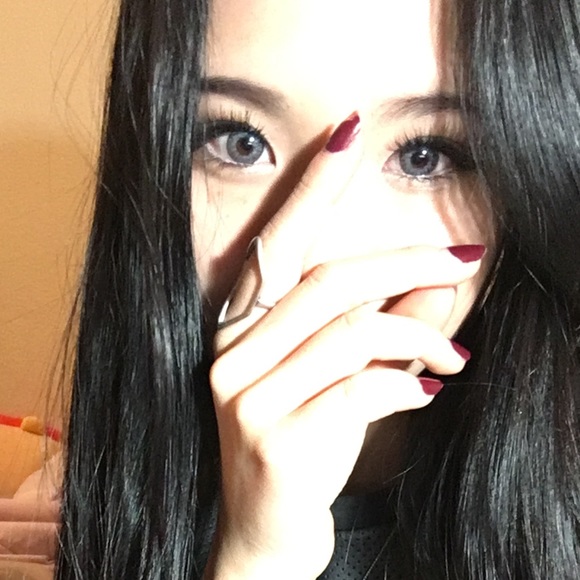 Profile Picture of Natalie Hsiao (@weaboo_trash) on Poshmark