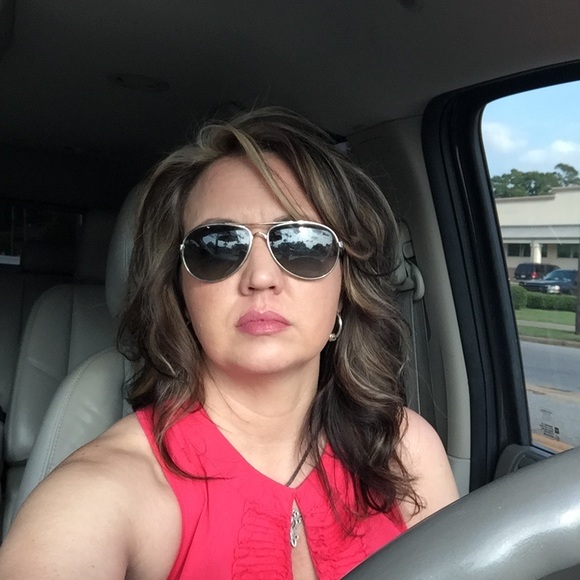 Profile Picture of Billie Freeman (@bjfreeman1976) on Poshmark