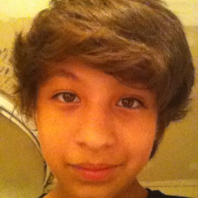 Profile Picture of Daniel Benfield (@ZomBii_XslaYer) on Twitter
