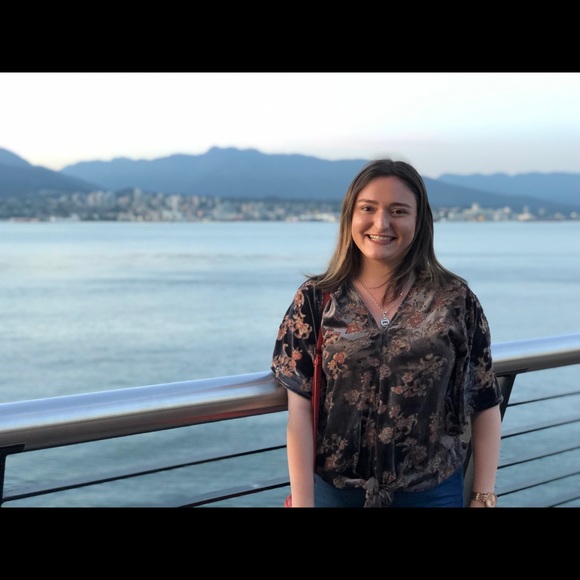 Profile Picture of Clare Rosenkranz (@crosenkranz49) on Poshmark