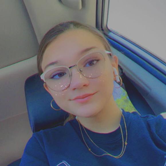 Profile Picture of Savannah Sanchez (@savannahsanc607) on Poshmark