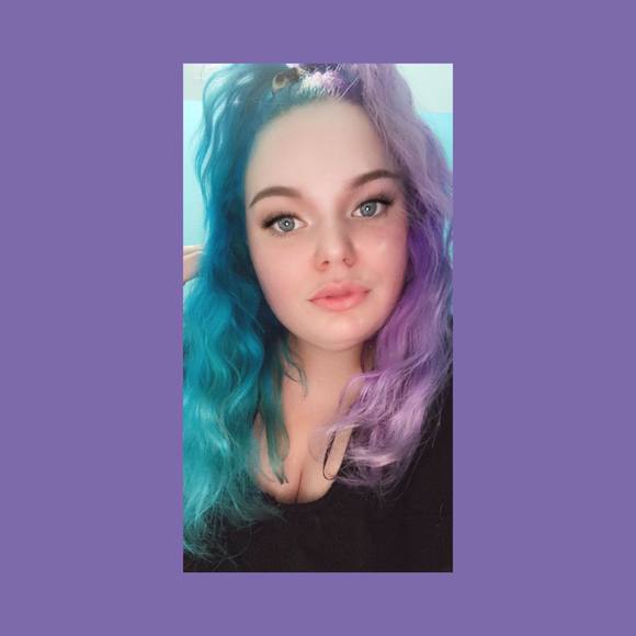 Profile Picture of Sam Fancey (@samantha_fancey) on Poshmark