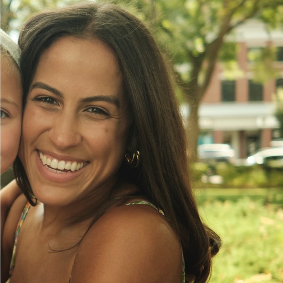 Taylor Cartwright - Poshmark Profile Picture of Taylor Cartwright (@tmcartwright) on Poshmark