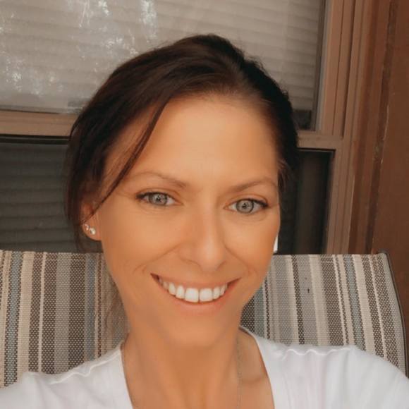 Profile Picture of Gwendalina Mallory (@gwennie_1981) on Poshmark