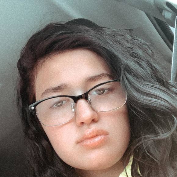 Profile Picture of Summer Mcatee (@summermcatee) on Poshmark