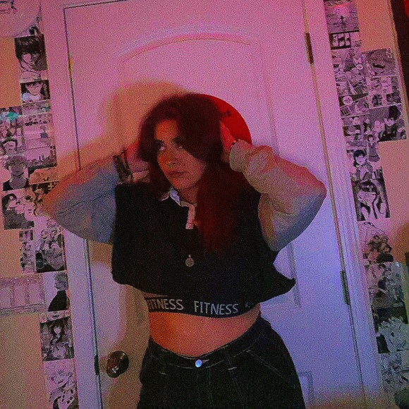Profile Picture of Mari Allen (@crowderf84) on Poshmark