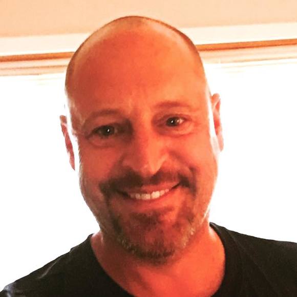 Profile Picture of George Amoss (@georgeamoss) on Poshmark