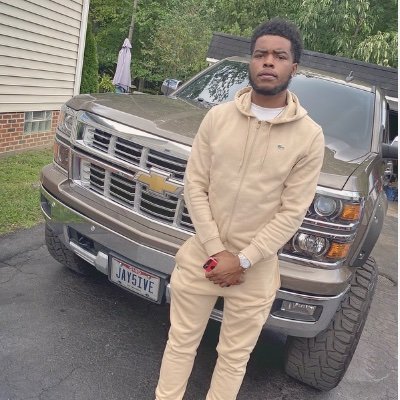 Profile Picture of Michael Pettit (@MikeScottyy_) on Twitter