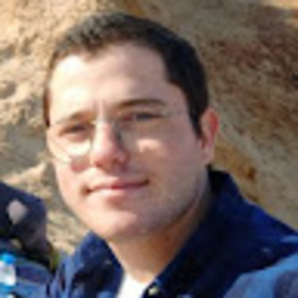Profile Picture of Ilan Chernomorets (@ilancherni) on Poshmark