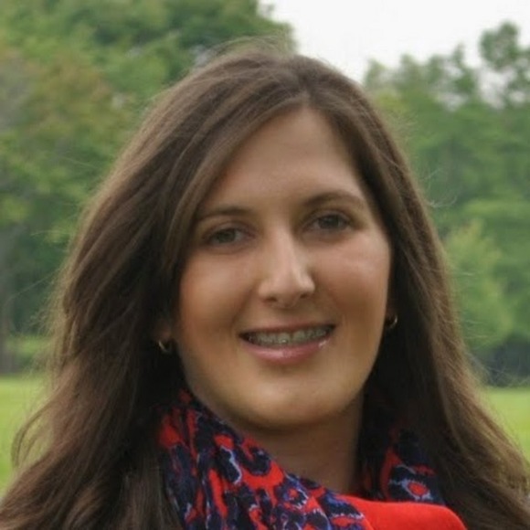 Profile Picture of Silvia Pivaral (@vita17) on Poshmark