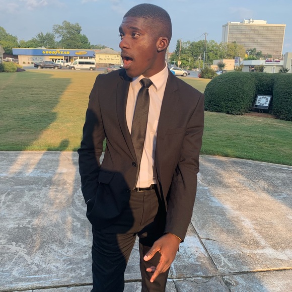 Profile Picture of Joshua Stroud (@sir_stroud) on Poshmark