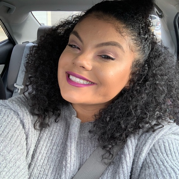 Profile Picture of Melissa Forster (@melissaforster) on Poshmark