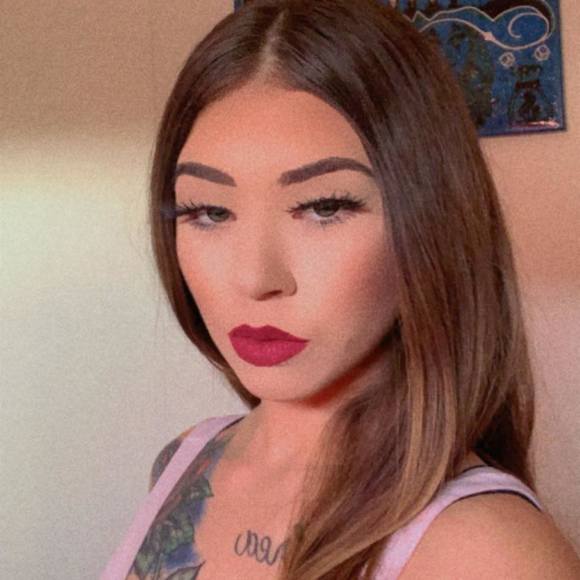 Profile Picture of Audrey Serrano (@audreyserran857) on Poshmark