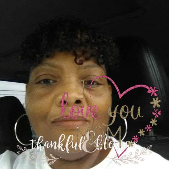 Profile Picture of Laraine Daniels (@larainedaniels) on Poshmark