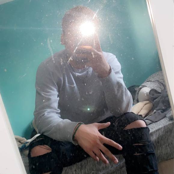 Profile Picture of Bruce Pineda (@brucee_jr) on Poshmark