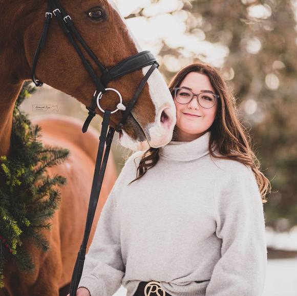 Profile Picture of Jenna Craven (@jenna_craven) on Poshmark