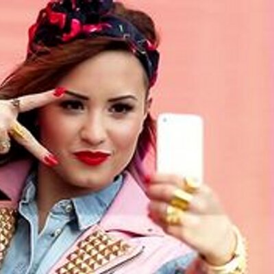 Profile Picture of Isabelle Vaz Da Cost (@_isabellovato) on Twitter