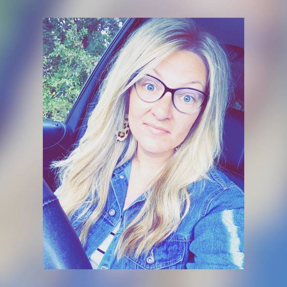 Profile Picture of Lacy Thomas (@lacythomas332) on Poshmark