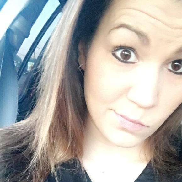 Profile Picture of Kelsey Remmich (@kremmich) on Poshmark