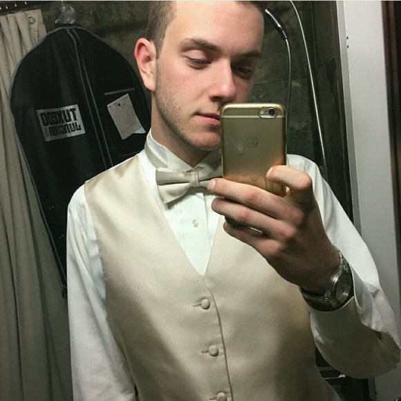 Profile Picture of Josh Fisher (@misfit7ua) on Poshmark
