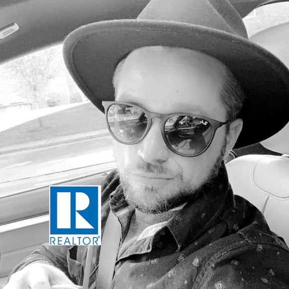 Profile Picture of Bradley Collier (@macbmw1984) on Poshmark