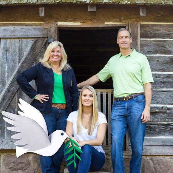 Profile Picture of Lisa Kolb (@lisakolb19) on Poshmark