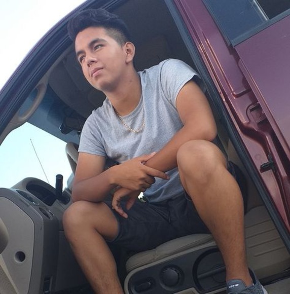 Profile Picture of Fernando Blanco (@fb2983072) on Poshmark