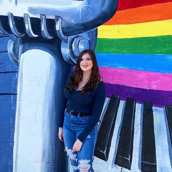 Profile Picture of Lily Gussis (@lgussis) on Poshmark