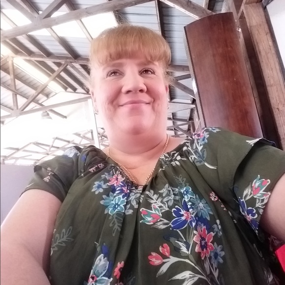 Profile Picture of Shelly Strickland (@shellystricklan) on Poshmark