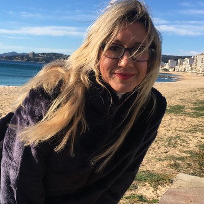 Profile Picture of Vicky Tobar (@closer123) on Twitter