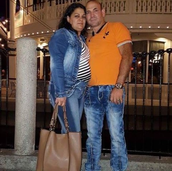 Profile Picture of Derlis Martinez (@derlisloca) on Poshmark