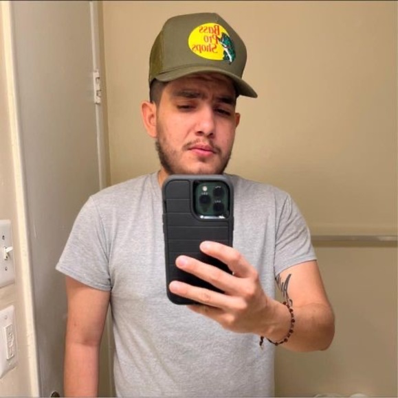 Profile Picture of Daniel Avelar velasco (@1997avelar) on Poshmark