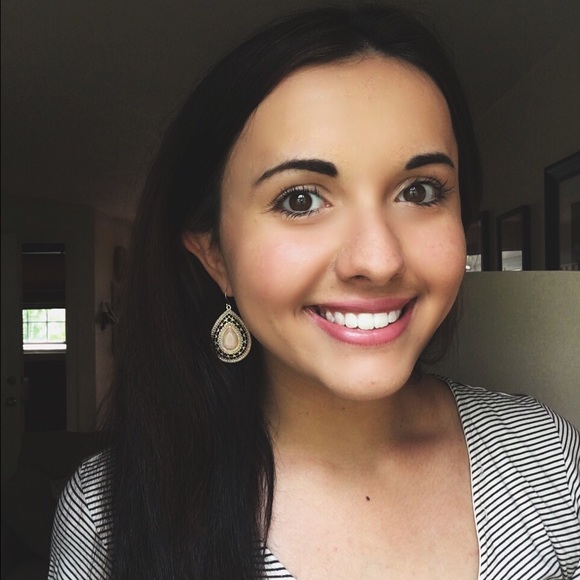 Profile Picture of Alexandra marie Lewczyk (@candypop607) on Poshmark