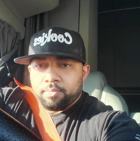 Profile Picture of Jared Arnold (@calibear83) on Poshmark