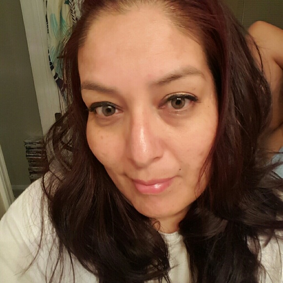 Profile Picture of Selena Khattab (@selenakhattab40) on Poshmark