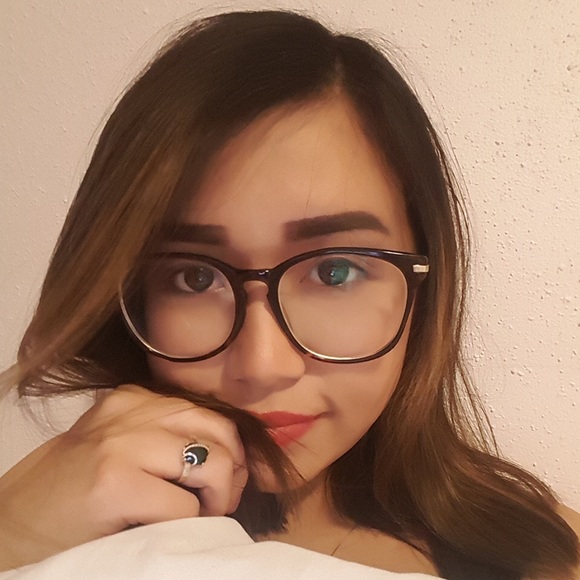 Profile Picture of Julianna Cao (@jewels_cao) on Poshmark