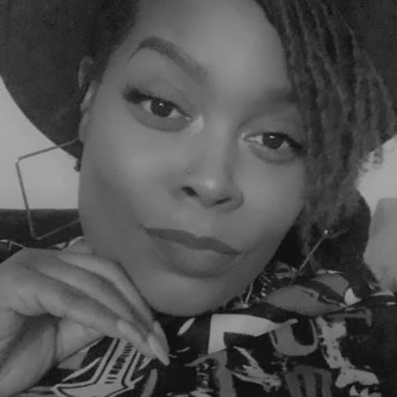 Profile Picture of Ladonya Perry (@ladonyaperry) on Poshmark