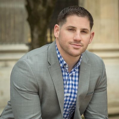 Profile Picture of Logan Christopher (@Logmanreed) on Twitter