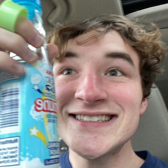 Profile Picture of Jacob Warren (@jacob5377) on Poshmark