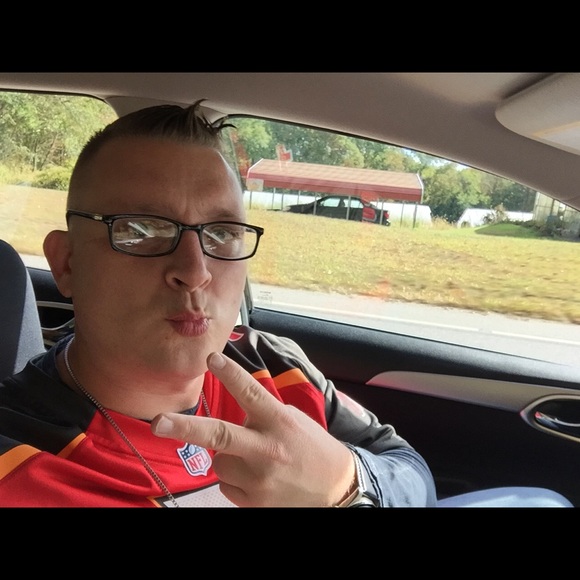 Profile Picture of Jason Palmer (@navysub1979) on Poshmark