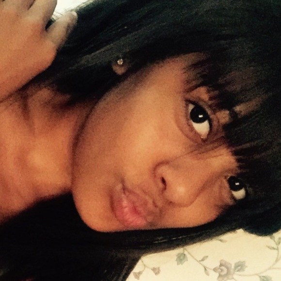 Profile Picture of Brandy James (@brandyj849) on Poshmark