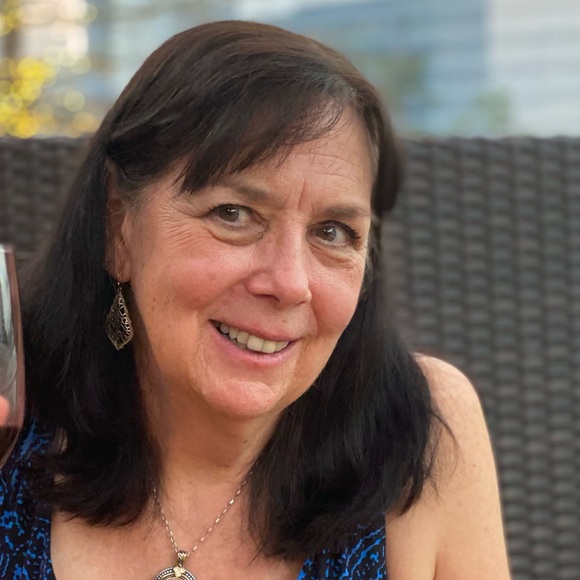 Profile Picture of Regina Orsak (@rorsak) on Poshmark