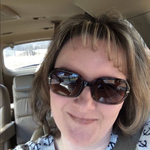 Jodie Tissot - Poshmark Profile Picture of Jodie Tissot (@jodie2727) on Poshmark