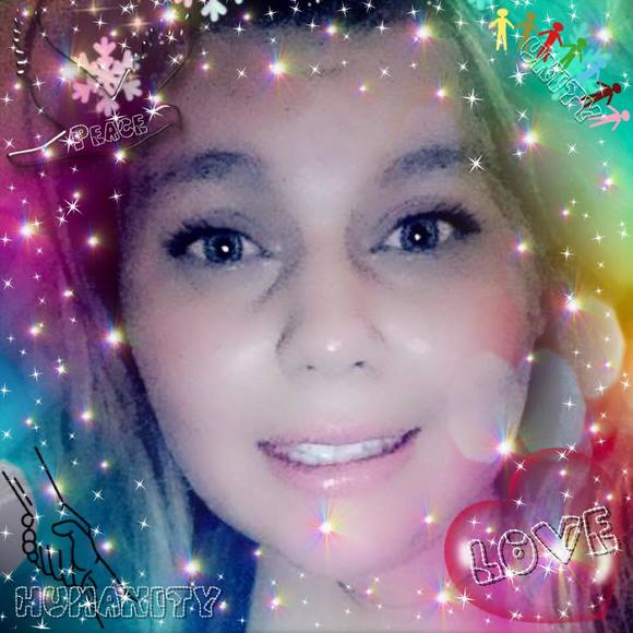 Profile Picture of Dawntae Huber (@dawntaehuber) on Poshmark