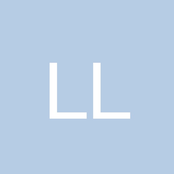 Profile Picture of Lorena Lorena3435465 (@gdfhgjghfgdfs9s) on Poshmark