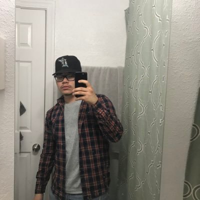 Profile Picture of $ (@fernandoserna_) on Twitter