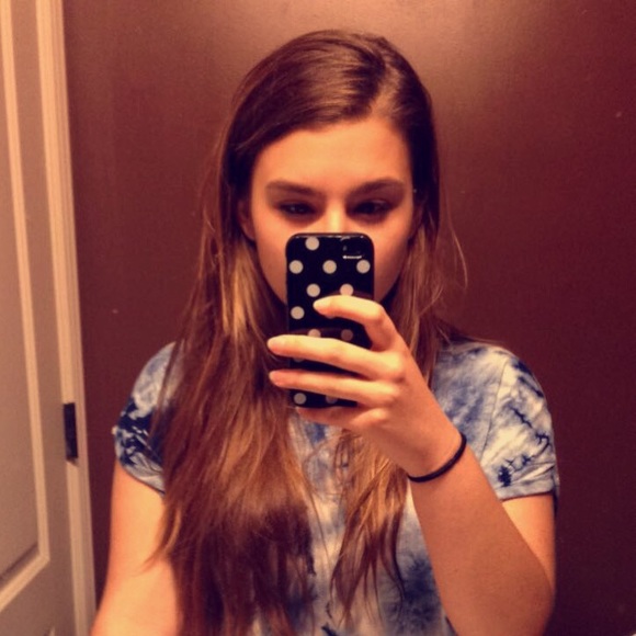 Profile Picture of Lexi Sturtz (@lexiandkenneth) on Poshmark