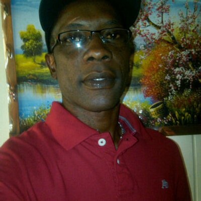 Profile Picture of Wickielove (@swickhockey19) on Twitter