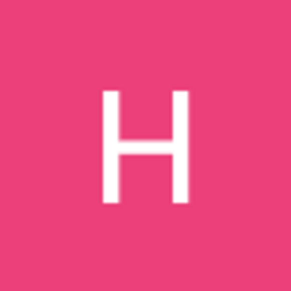 Profile Picture of Hannah Cronin (@hannahcronin555) on Poshmark